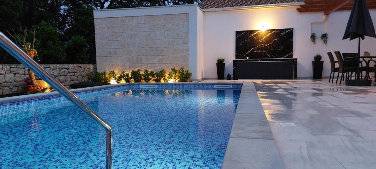 Apartment Holiday Home Doma, Cilipi Near Dubrovnik Exterior foto